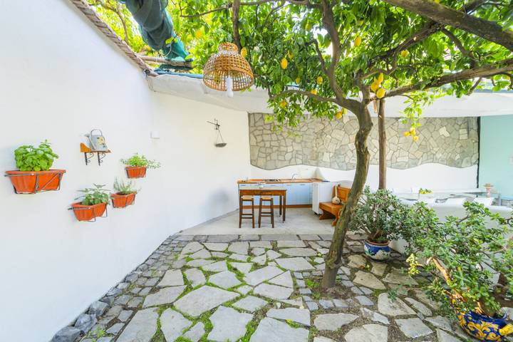 Location de vacances pour 6 personnes, avec terrasse et jardin à Minori - 2
