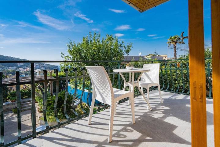 Ferienhaus für 6 Personen, mit Garten und Ausblick sowie Pool - 1