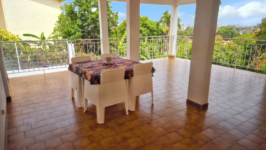 Gîte pour 2 personnes, avec terrasse dans Fort-de-France - 2