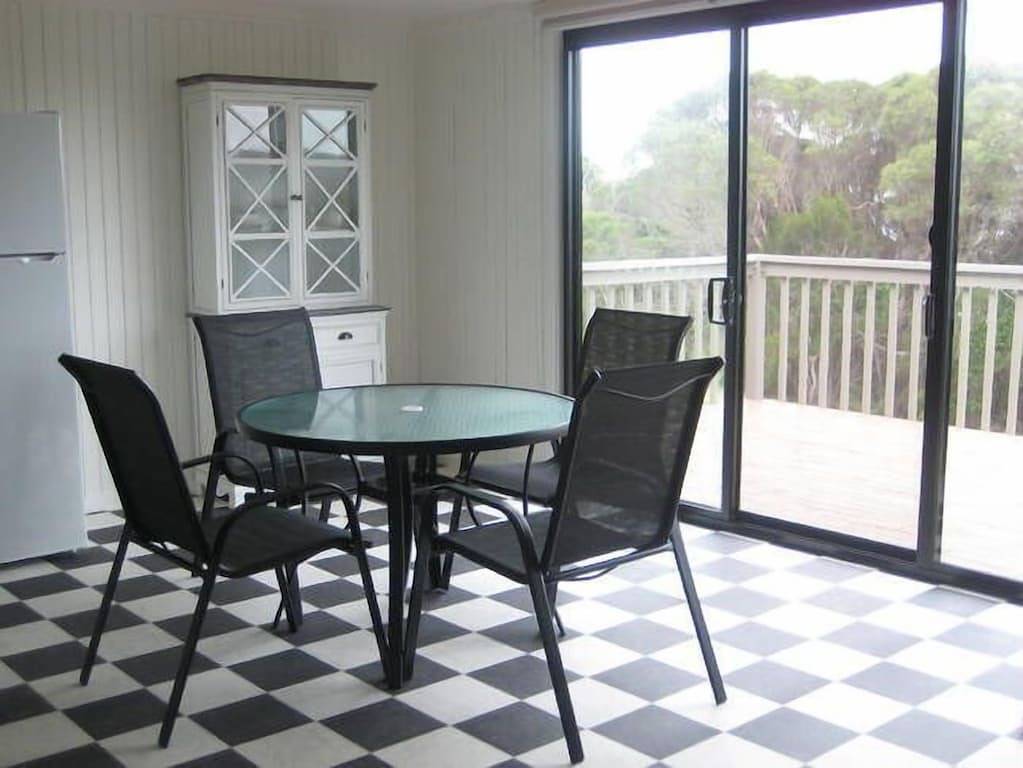 La Cabane - 1 Schlafzimmer Beachside Cottage in Pambula Beach, New South Wales