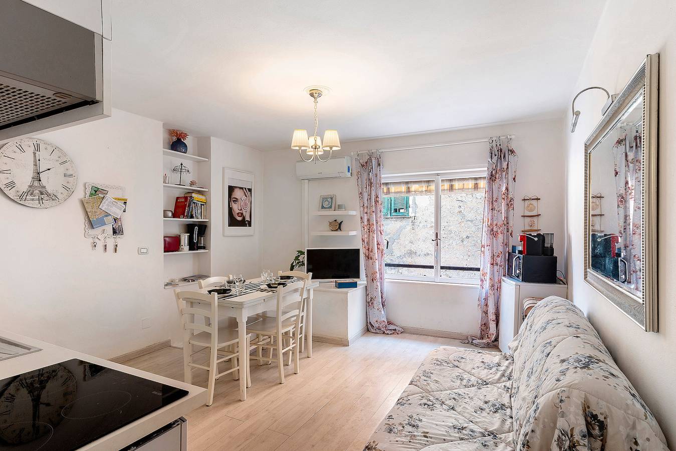 Apartamento entero, Apartamento 'La Casa di Iris con plaza de aparcamiento', Wi-Fi y aire acondicionado in Diano Marina, Diano Marina Municipio