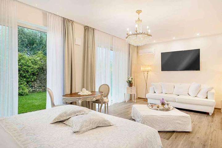 BnB für 4 Personen, mit Pool und Ausblick sowie Garten in La Spezia