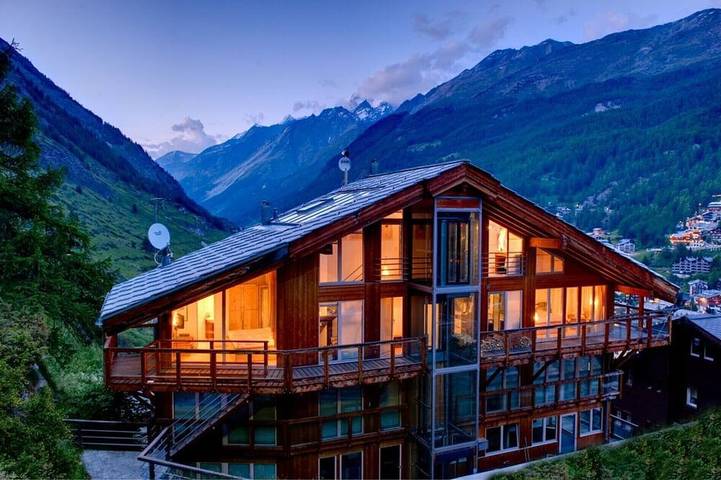 Chalet pour 8 personnes, avec balcon ainsi que sauna et jacuzzi à Zermatt