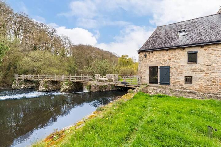 Location de vacances pour 2 personnes, avec jardin à Pommerit-le-Vicomte