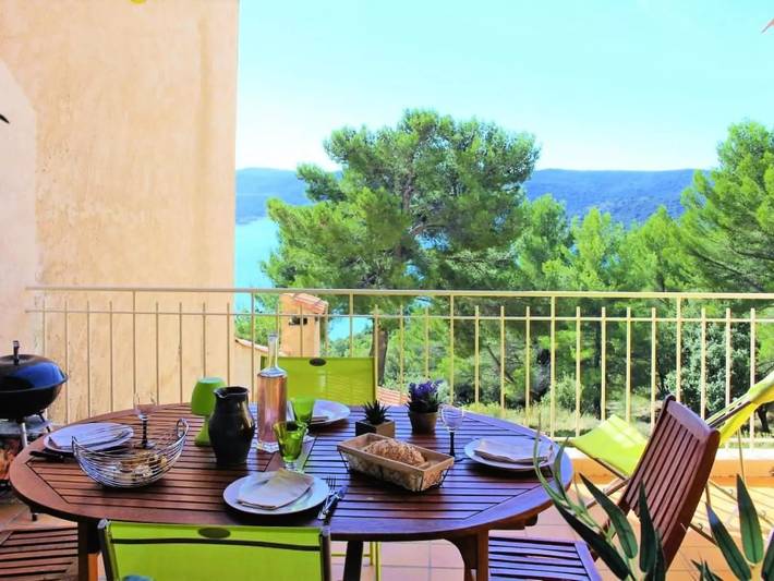 Location de vacances pour 4 personnes, avec balcon à Sainte-Croix-du-Verdon
