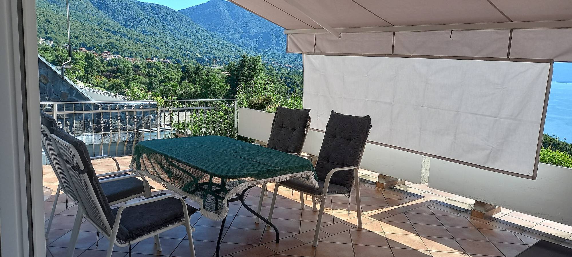 Casa vacanze 'Belvedere36' con vista lago, garage e aria condizionata in Bedero, Brezzo di Bedero
