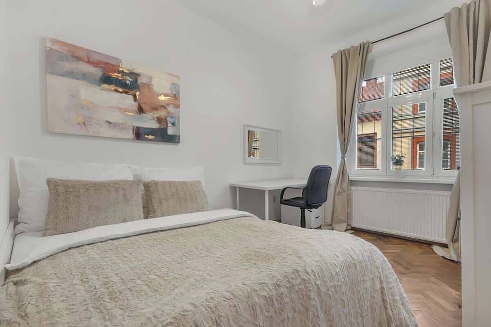 Entire apartment, Grand Elegant Apartment - City Center Bratislava in Bratislava, Bratislava region