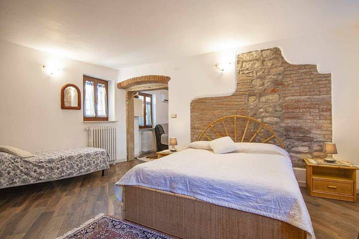 Appartamento intero, Dimora Laura - Romantico con stufa a legno in Sant'Ambrogio di Valpolicella, Provincia di Verona