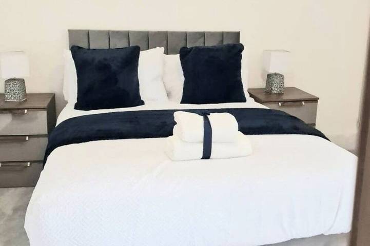 3 Bed-Sleeps 6-Great for Groups/Families in Rochester, Kent Downs