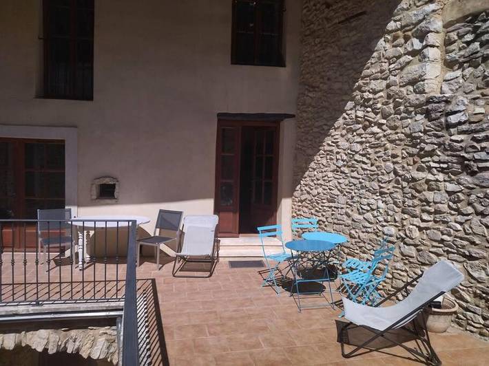 Location de vacances pour 8 personnes, avec terrasse à Saint-Laurent-des-Arbres - 2