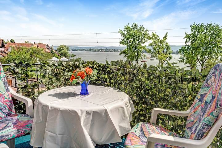 Ferienwohnung für 5 Personen, mit Balkon und Seeblick in Allensbach - 2