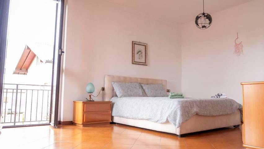 Location de vacances pour 7 personnes, avec jardin, animaux acceptés dans Angera - 4