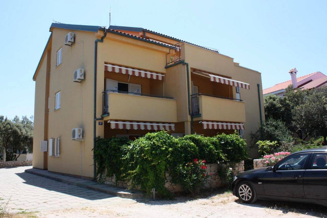 Ganze Wohnung, One-Bedroom Apartment in Šimuni, Pag