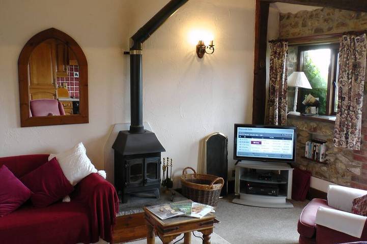 Cottage for 4 people, with balcony and hot tub in Colyton