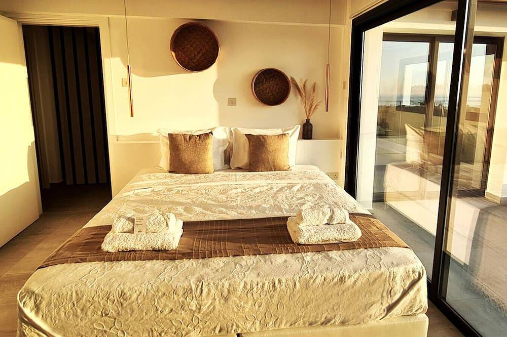 Phaedrus Living: Venus Seaview Lighthouse Villa in Paphos, South Cyprus