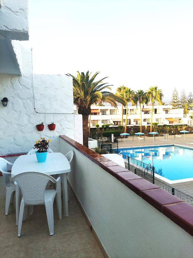 Ferienhaus für 3 Personen, mit Balkon und Pool - 1