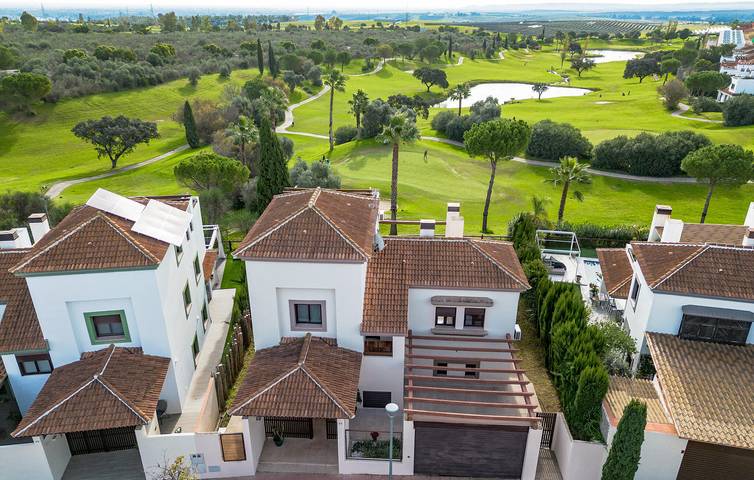 Ferienhaus für 8 Personen, mit Terrasse und Pool - 1
