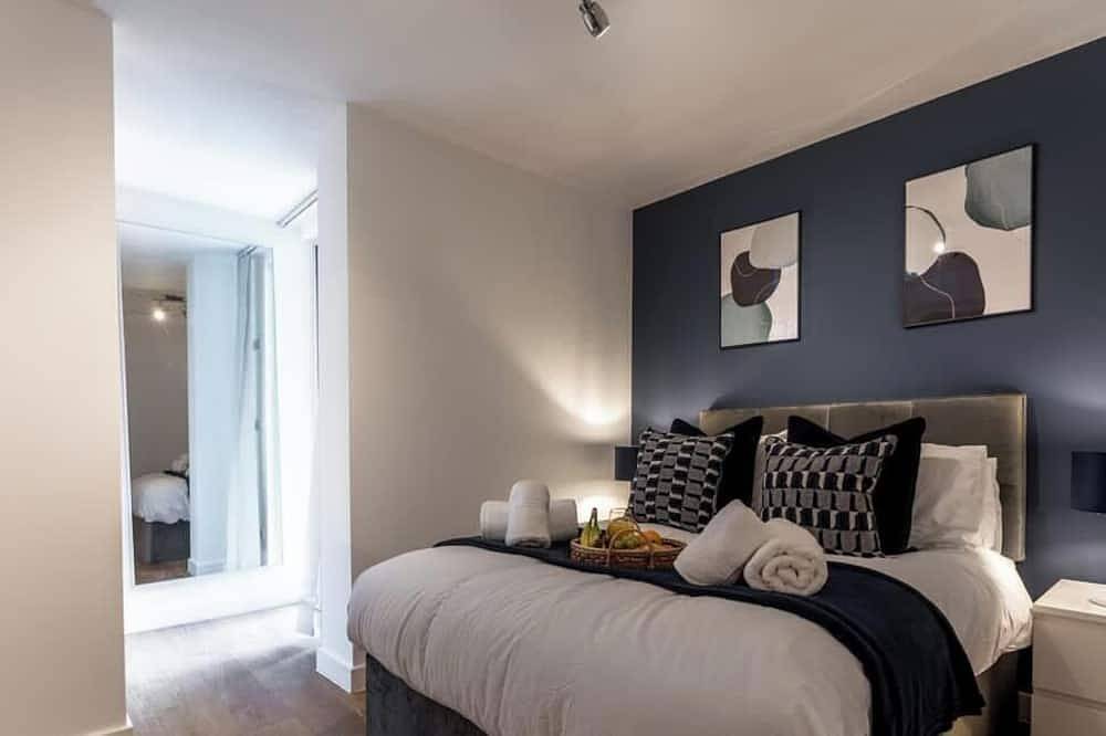 Ganze Wohnung, Central Mk Apartment with Gated Parking & Fast Wi-Fi in Milton Keynes, Südostengland