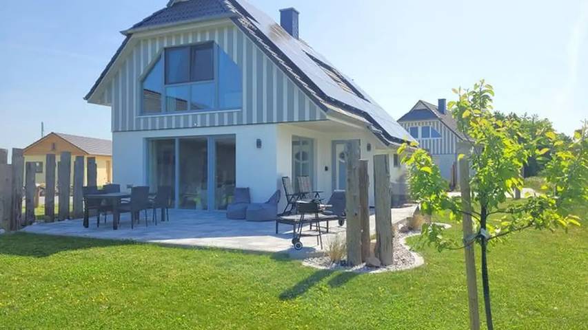 Ferienwohnung für 6 Personen, mit Garten und Sauna in Altenpleen