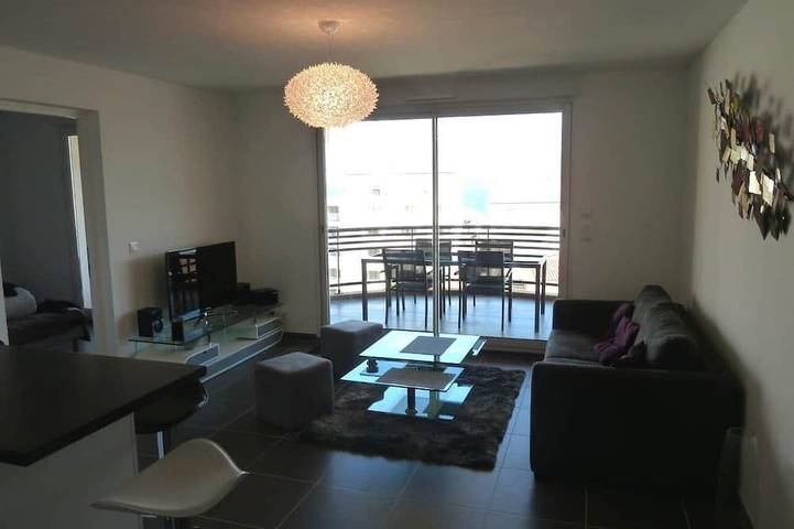 Entire apartment, Apartment with Ocean View - 2 Bedrooms / 2 Bathrooms - Parking - Stunning Ocean and Mountain Views in Calvi, Calvi region
