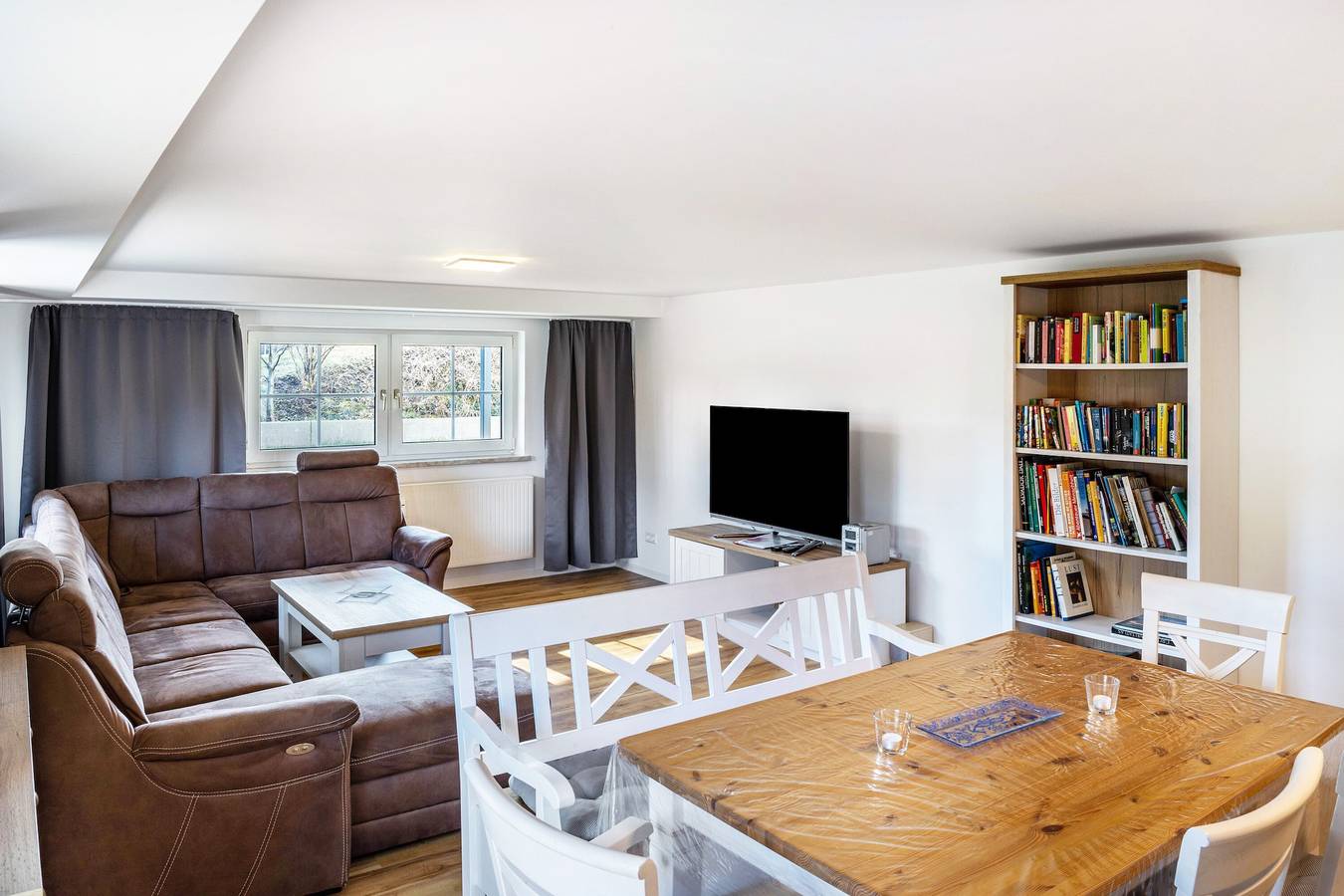 Ganze Wohnung, Ferienwohnung 'Terrace' mit privater Terrasse und Wi-Fi in Föritztal, Region Sonneberg