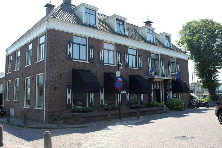 Hotel voor 3 personen, met Terras en Uitzicht in Uithoorn