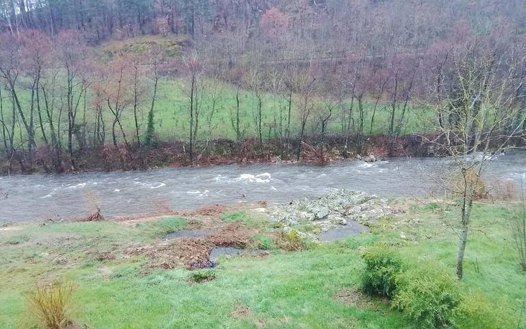Location de vacances pour 12 personnes, avec jardin et vue, adapté aux familles à Arlebosc - 3