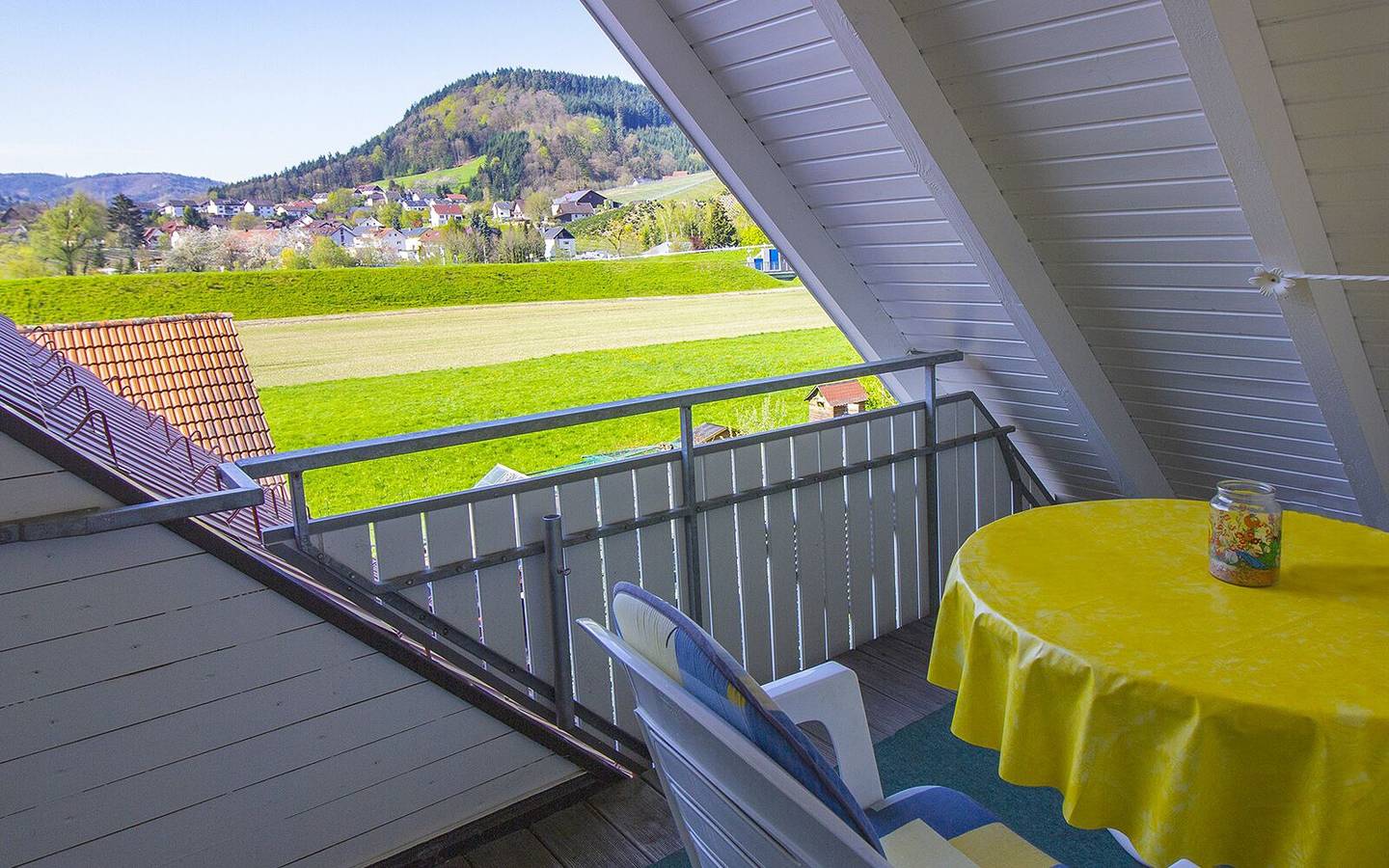 Ganze Wohnung, Ferienwohnung Susi" mit Bergblick, Balkon und Wi-Fi in Oberkirch, Mittlerer Schwarzwald