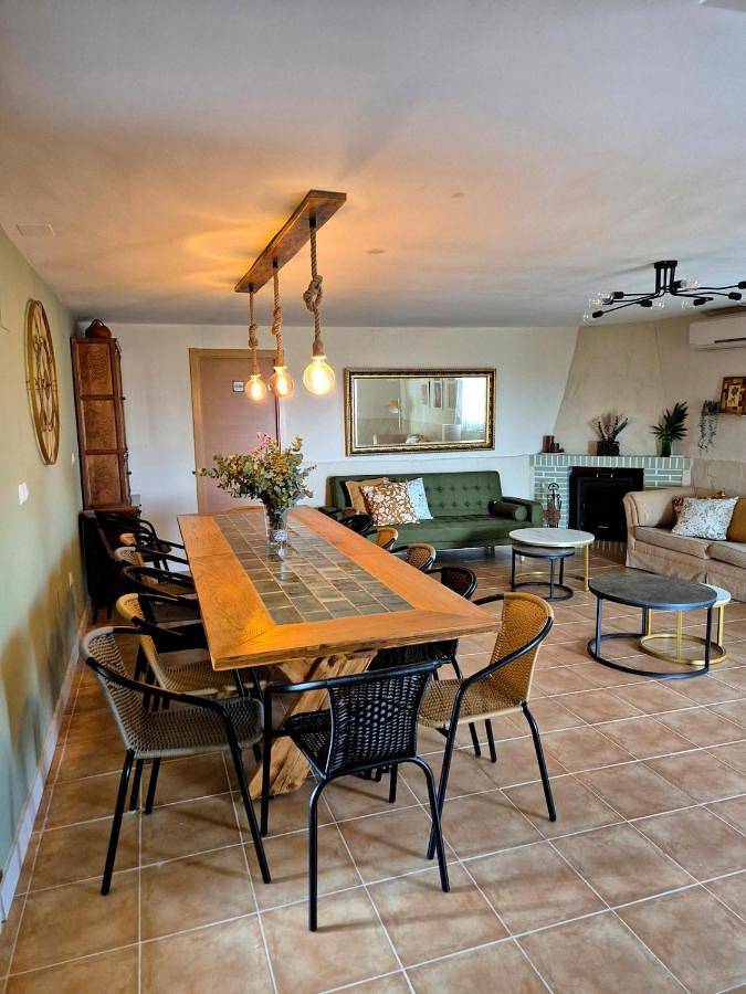 Casa de vacaciones para 14 personas, con jardín además de piscina y terraza, Se admiten mascotas en Alcarria Baja - 4