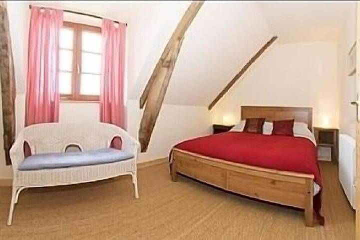 Gîte pour 4 personnes, avec terrasse et jardin à Ploubezre - 2