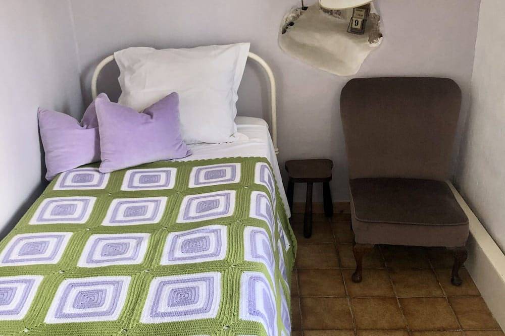 Authentic and historic Provençal Village House with private garden in Rians, Brignoles region