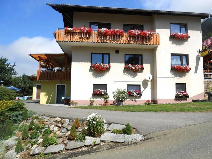 Hotel für 3 Personen, mit Ausblick und Terrasse sowie Garten in Mühlen