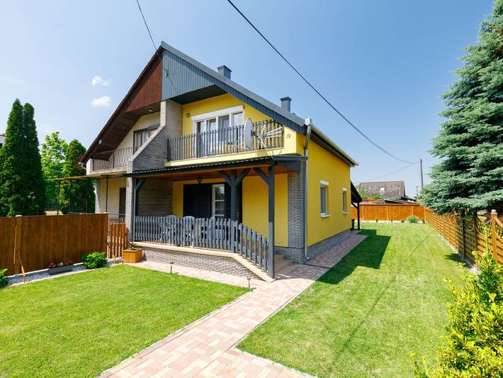 Ferienhaus für 5 Personen, mit Balkon und Terrasse sowie Garten am Balaton