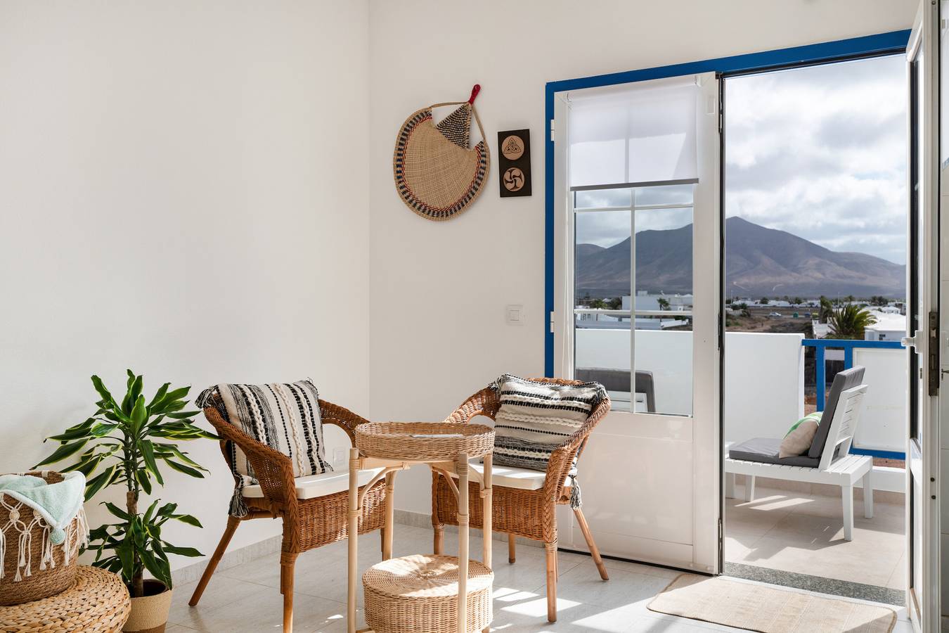 Ganze Wohnung, Ferienwohnung 'Atlantic Soul' mit Meerblick, privater Terrasse und Wlan in Playa Blanca, Yaiza