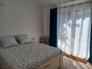 Gîte pour 2 personnes, avec jardin et vue à Clermont-l'Hérault