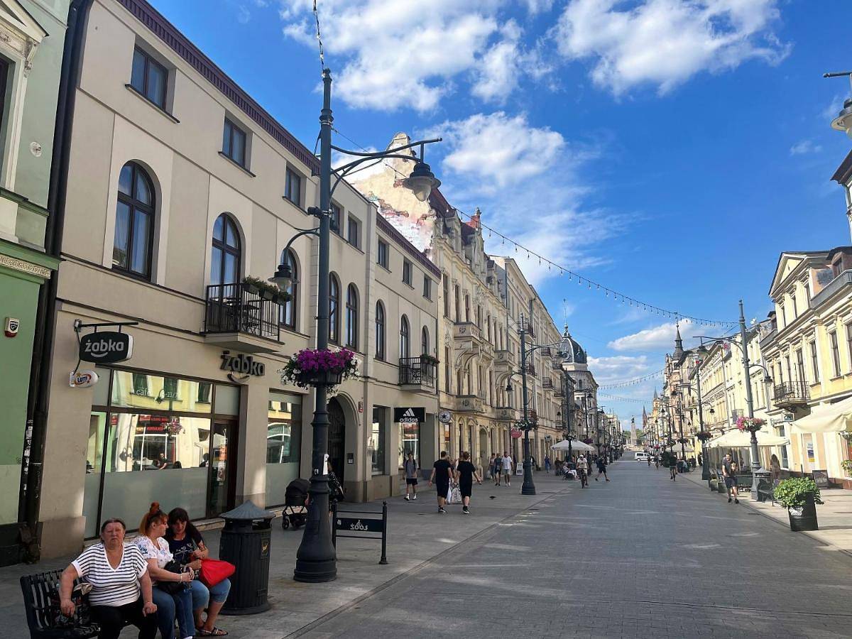 Home & Travel Apartamenty w centrum Łodzi - Piotrkowska - Klimatyzacja - Manufaktura - Off Piotrkowska - Ec1 - Atlas Arena - Orientarium - Monopolis in Łódź, Województwo łódzkie
