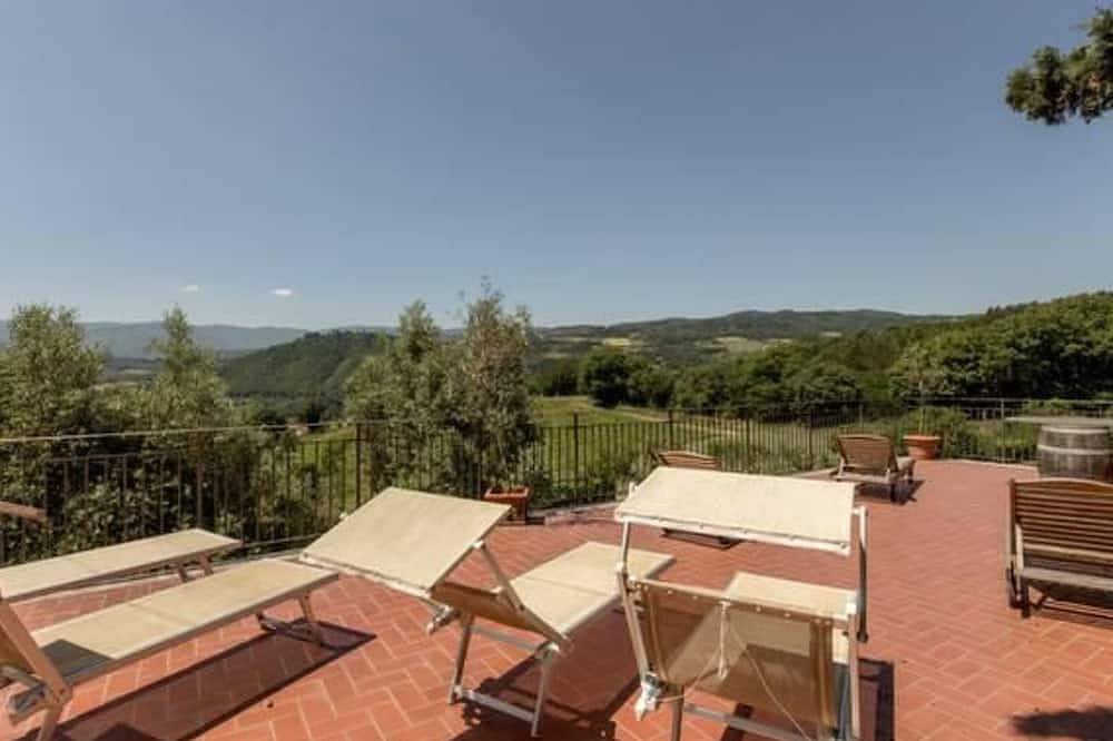 Magnolienhaus mit Pool zwischen Florenz und Arez in Pratovecchio, Pratovecchio Stia