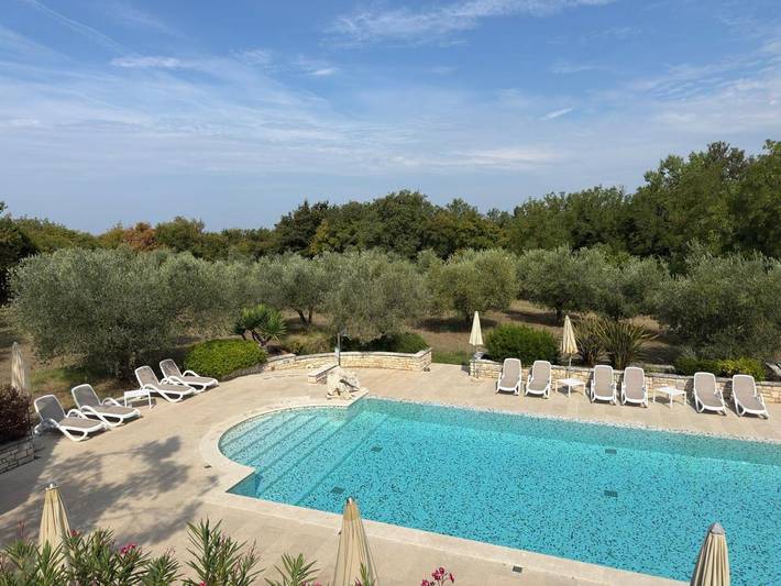 Ferienanlage für 6 Personen, mit Pool und Garten sowie Ausblick, mit Haustier in Umag - 3