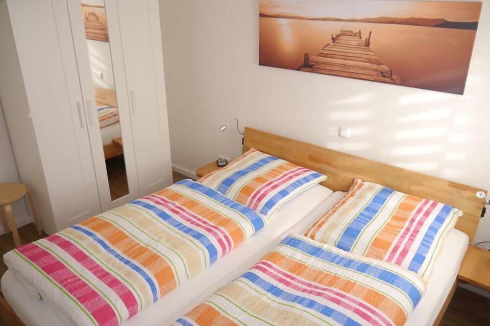 Hochwertiges Ferienhaus (100qm) für 6 Personen mit Kamin, Sauna & Garten am See in Sternberg, Ludwigslust-Parchim