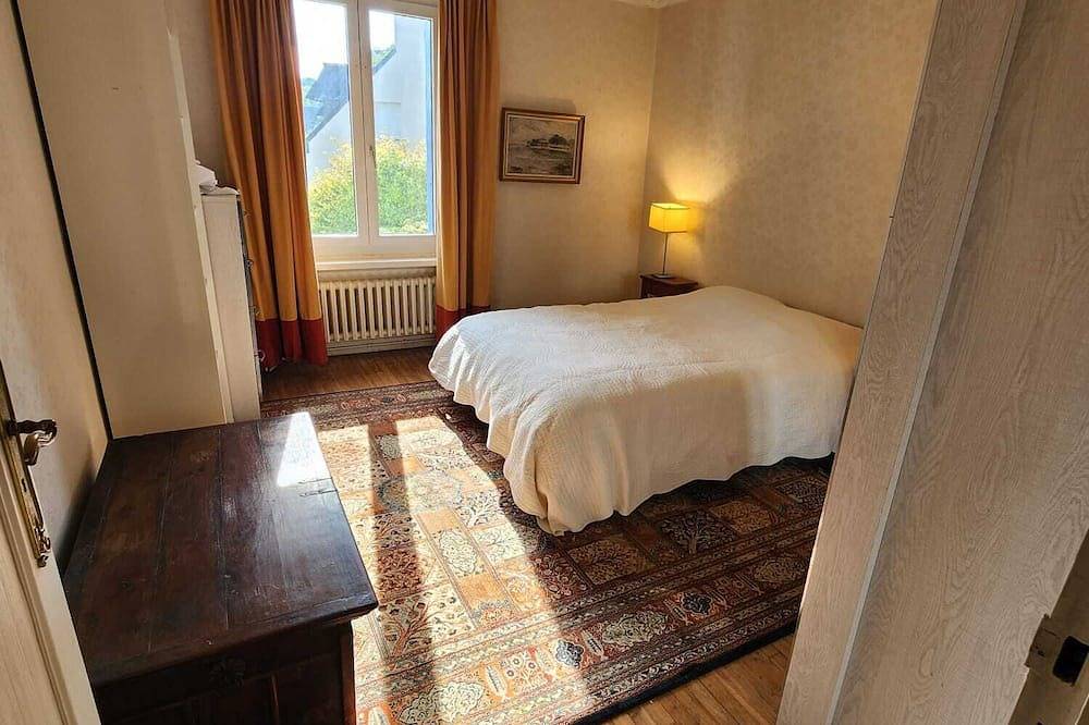 La Maison sur le Port  in Lézardrieux, Costa de granito rosa