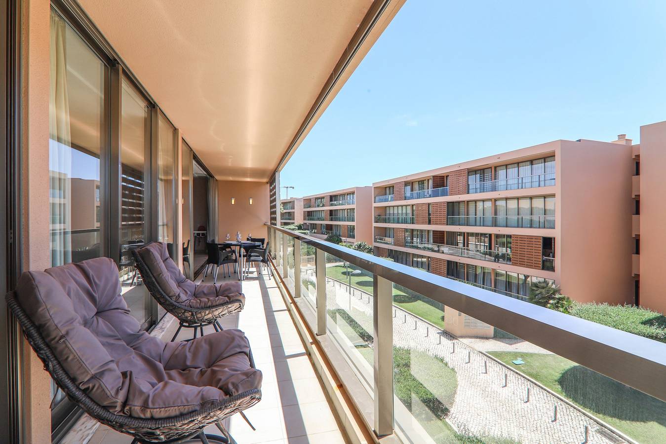 Entire apartment, Apartment Salgados 12C with Pool, Wi-Fi, A/C, Balcony & Garden in Guia, Faro District