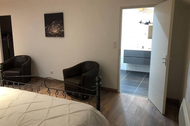 Location de vacances pour 10 personnes, avec jardin, animaux acceptés à Saint-Rambert-en-Bugey - 4