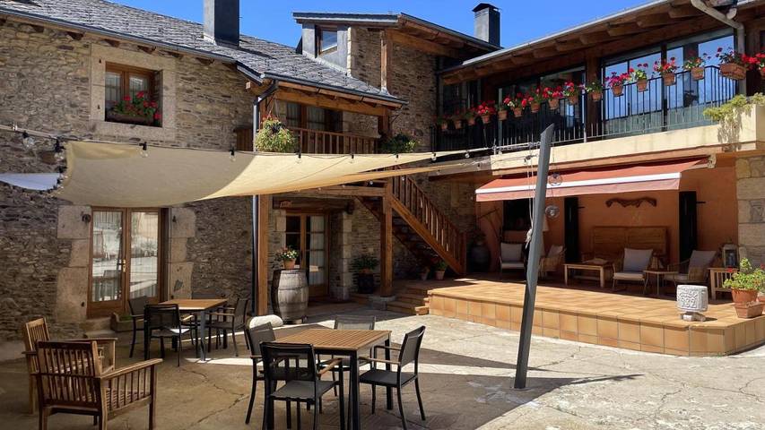 Location de vacances pour 2 personnes, avec jardin et sauna ainsi que piscine et vue, animaux acceptés à Llívia - 3