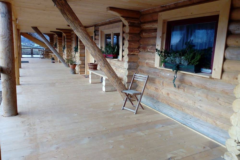 Ganze Wohnung, Uriges Hüttenappartement am Reiterhof in Grattersdorf, Vorderer Bayerischer Wald
