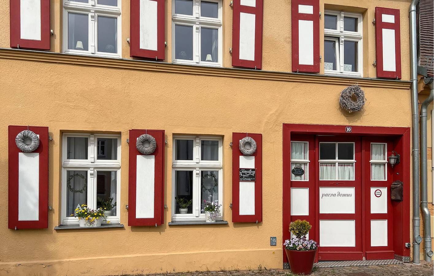 Ganze Ferienwohnung, Gartenappartement mit Parkplatz, Kochnische, Blick auf Rheinsberg in Rheinsberger See, Rheinsberg