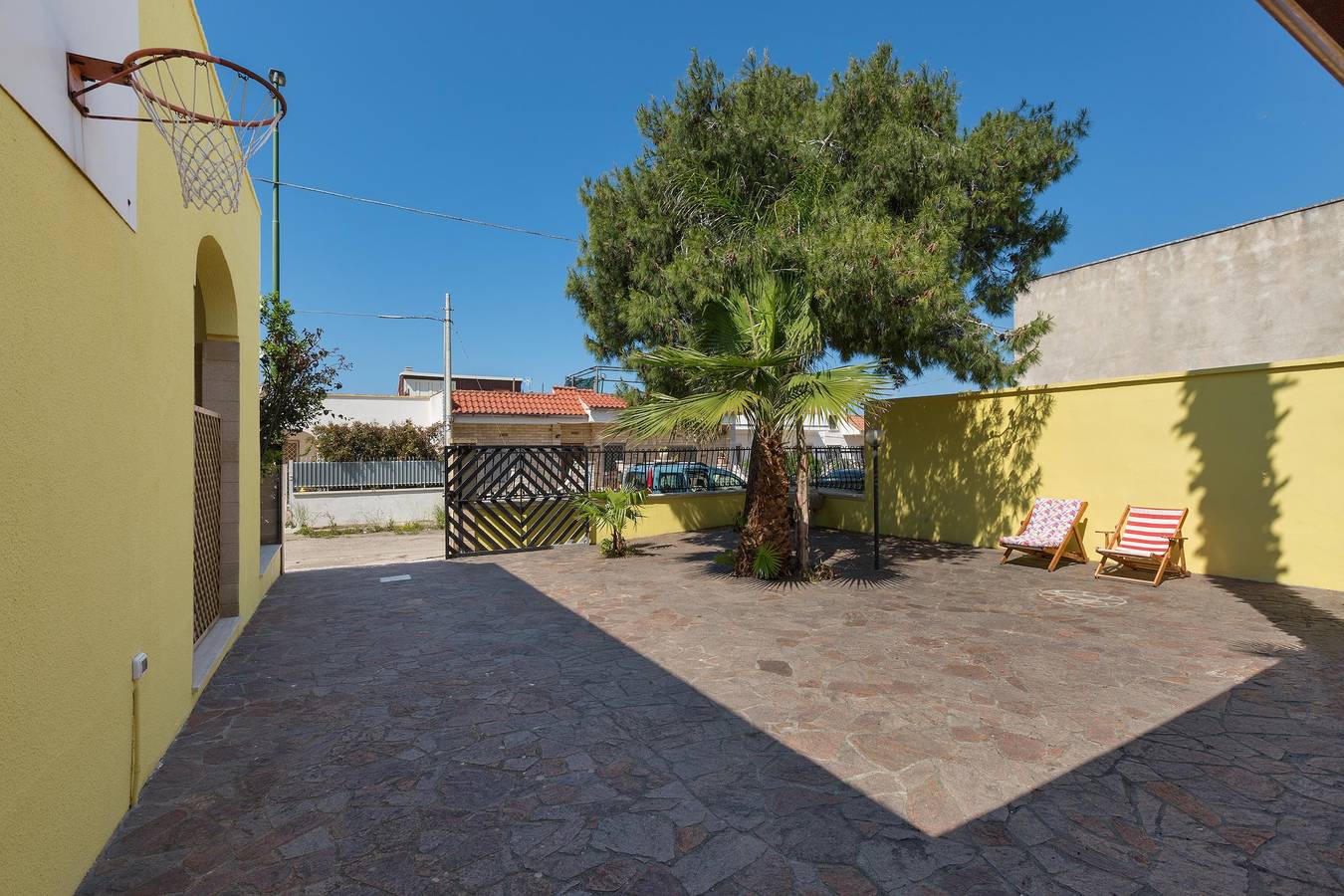 Villino Girasoli by Barbarhouse in Sant'Isidoro, Golf von Tarent
