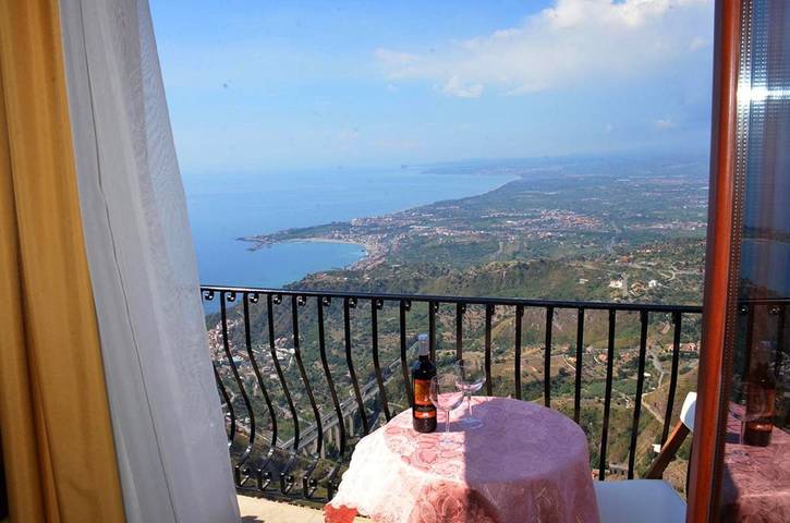 Casa vacanza per 2 persone, con Balcone e Terrazza nonché Panorama a Castelmola