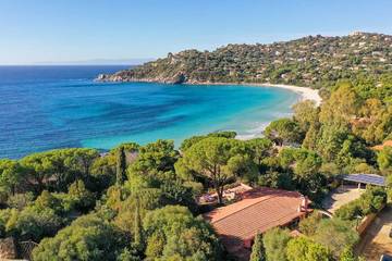 Bungalow für 14 Personen, mit Whirlpool und Garten sowie Balkon und Pool in Süd Sardinien