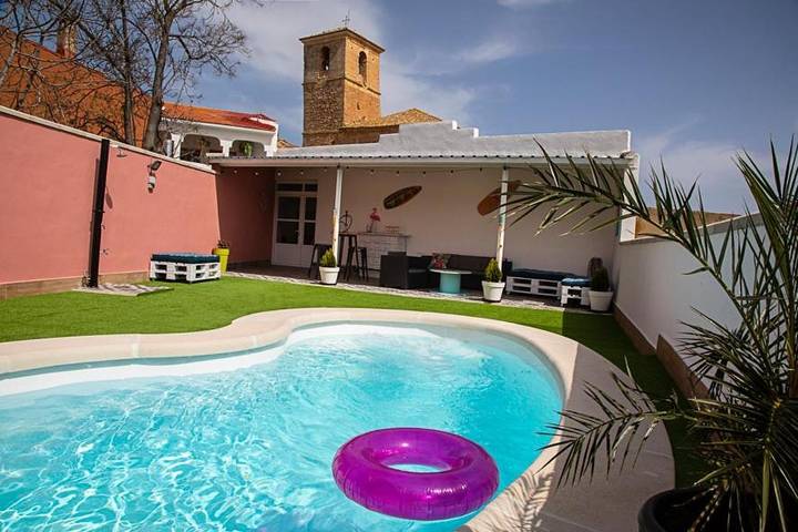 Casa de vacaciones para 14 personas, con Balcón y Jacuzzi además de Terraza y Jardín en Provincia de Cuenca