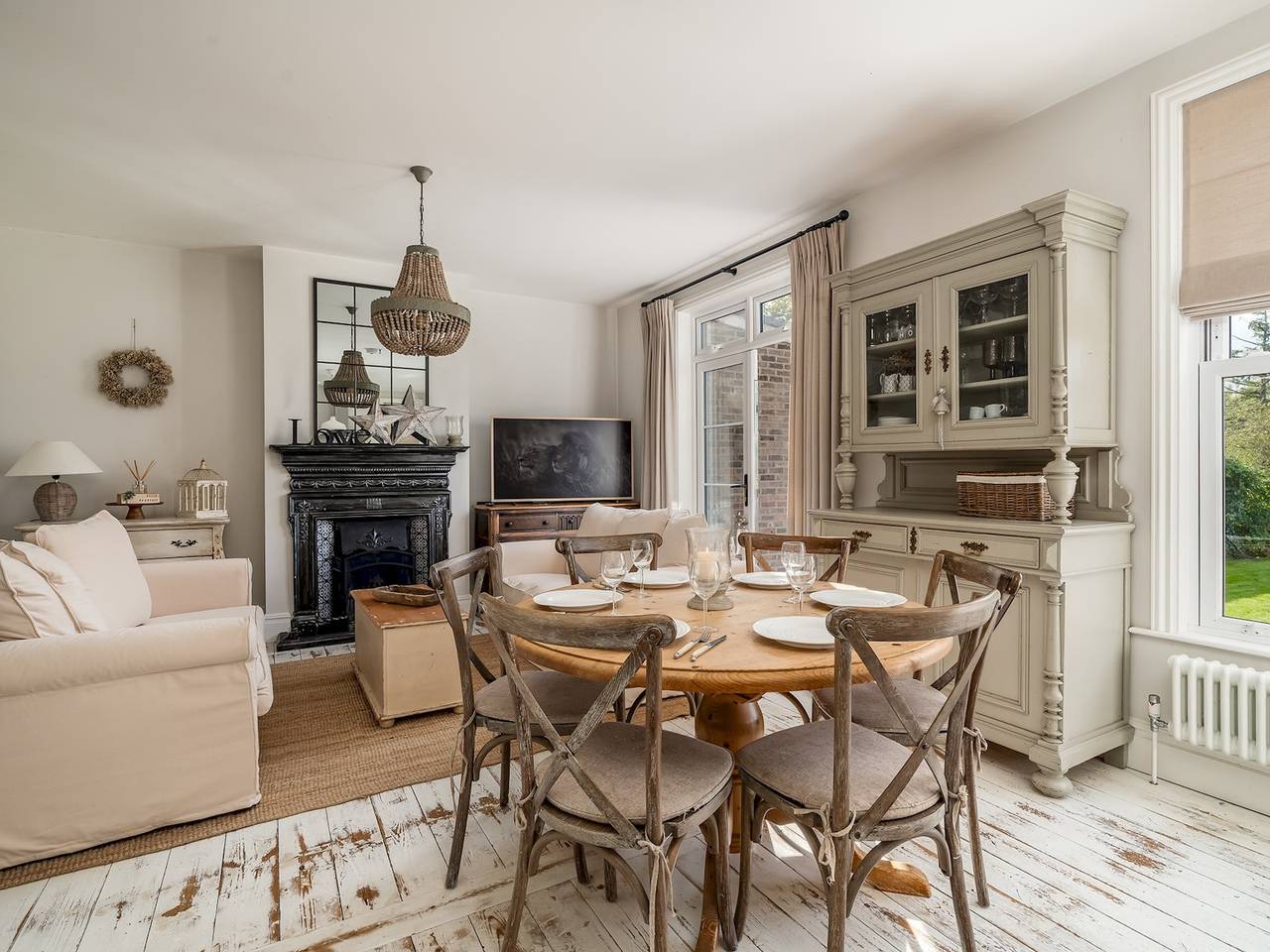 Stunning Modern Countryside Home | Passthekeys® in Abbots Langley, Hertfordshire